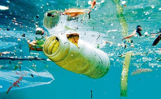 Non abbandonare rifiuti in mare e sulla spiaggia