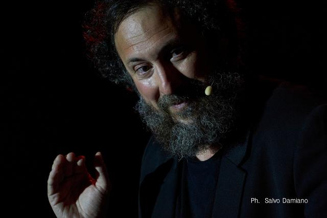 Salvo Piparo, attore e cuntista - ph Salvo Damiano