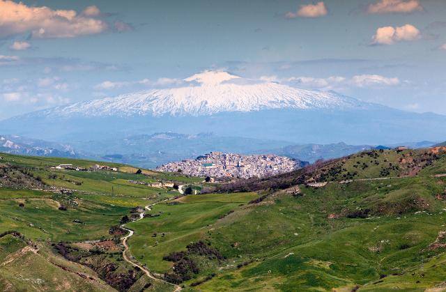 L'Oriente si è scoperto irresistibilmente attratto da Gangi…