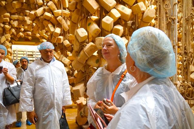 La commissione europea Igcat in visita alla "casa" del Ragusano DOP