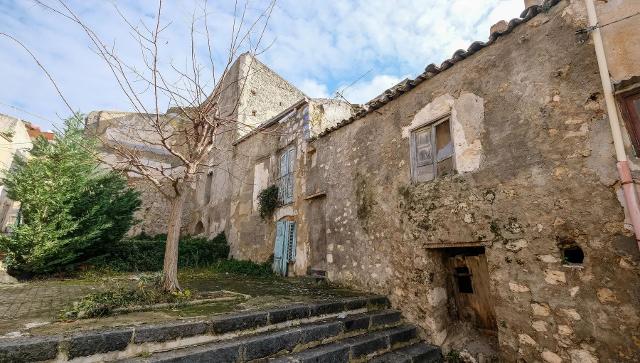 Uno scorcio di Roccafiorita - ph Igor Petyx