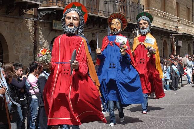 la-settimana-santa-ad-aidone-con-i-santuni