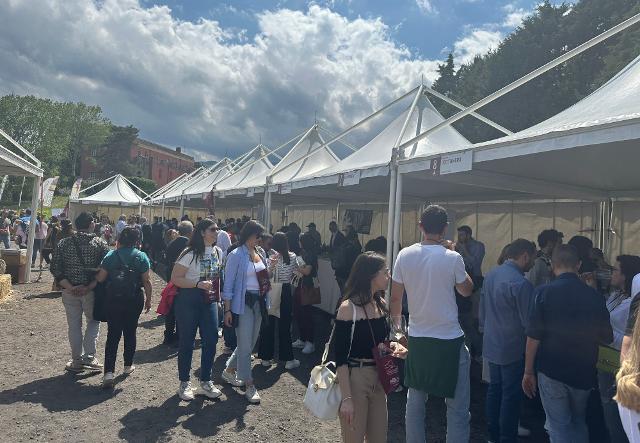 Banchi d'assaggio della XV edizione di Contrade dell'Etna