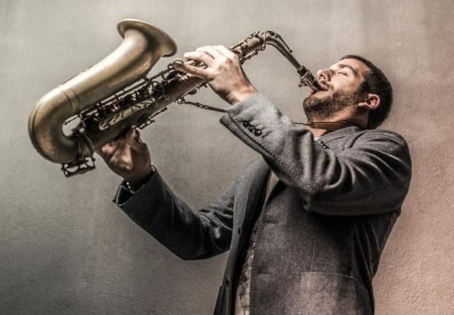 Francesco Cafiso a Catania per una sessione jazz con i giovani musicisti di Librino