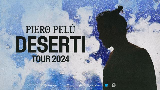 piero-pelu-in-deserti-tour-2024-sulla-scalinata-di-piazza-municipio-a-noto-sr