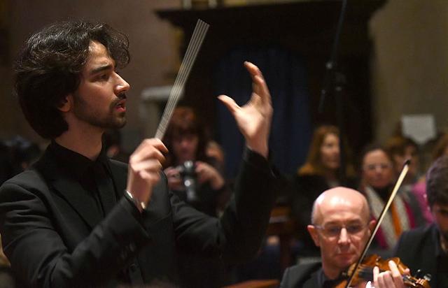 l-orchestra-sinfonica-siciliana-diretta-da-m-aram-khacheh-in-piazza-a-palermo