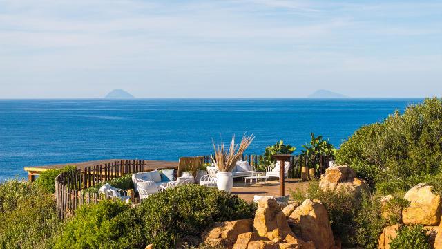 Le Eolie viste dal Mangia's Pollina Resort