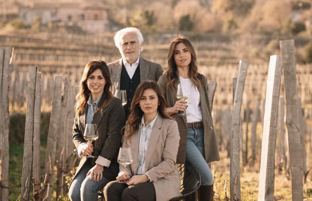 Renato Maugeri con le figlie Carla, Paola e Michela