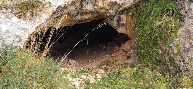 trekking-al-canyon-della-tardara-e-alla-cueva-salnitro