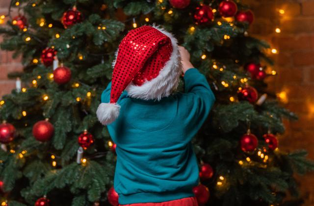 Le decorazioni trasformano l'albero in un'opera d'arte unica...