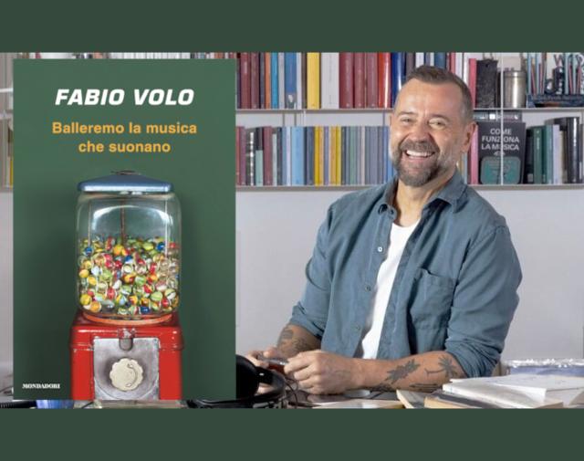 fabio-volo-presenta-il-suo-ultimo-libro-al-bookstore-flaccovio-mondadori-del-sanlorenzo-mercato