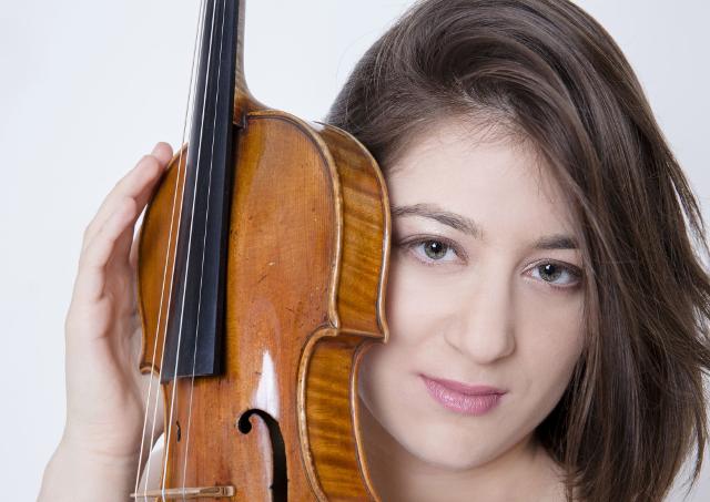 la-violinista-veriko-tchumburidze-al-teatro-bellini-di-catania