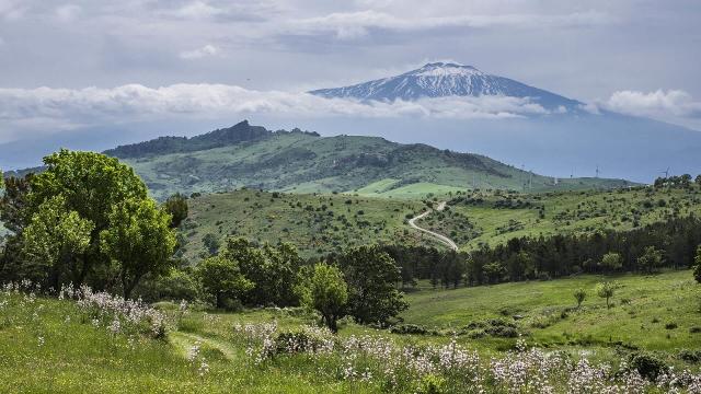 L'Etna visto dai Nebrodi L'Etna visto dai Nebrodi