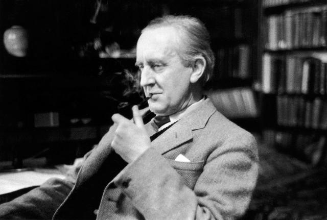 -tolkien-uomo-professore-autore-la-mostra-al-palazzo-della-cultura-di-catania