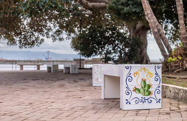 "Le Panchine delle Meraviglie" nella Passeggiata a Mare di Messina