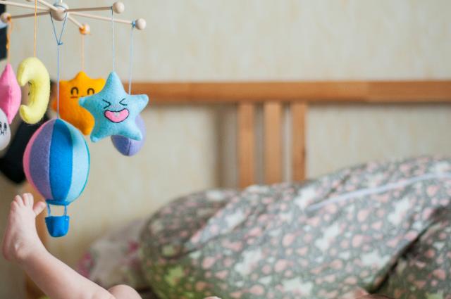 Man mano che i bambini crescono, l'acutezza visiva e la percezione della profondità si rafforzano. E i giocattoli svolgono un ruolo fondamentale in questo senso, in quanto possono stimolare la percezione visiva, l'acutezza visiva e la coordinazione tra occhi e mani...