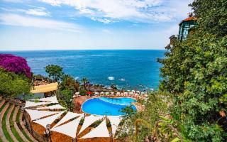 Quando il mare chiama: Baia Taormina, il rifugio siciliano che aspettavi!