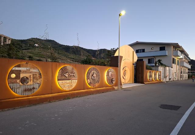"Ammonite: Gli scudi ribelli - omaggio a Giusto Sucato"