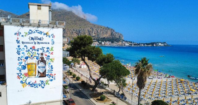 Il "Murales delle Meraviglie" a Mondello