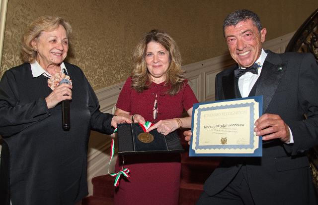 Nicola Fiasconaro insignito della Medaglia "Cristoforo Colombo" dalla Columbus Citizen Foundation