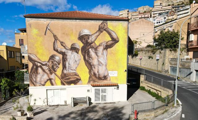 "Via Martiri delle Miniere", Vittorio Valiante - Ph. vis.pubblicita.it CMM