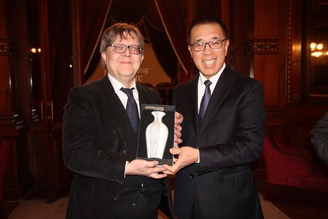 Il sovrintendente del Teatro Massimo Marco Betta e il sovrintendente di NCPA Wang Ning - ph Franco Lannino