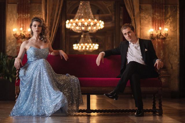 ANASTASIA KENNER e MATTHIEU IDMTAL