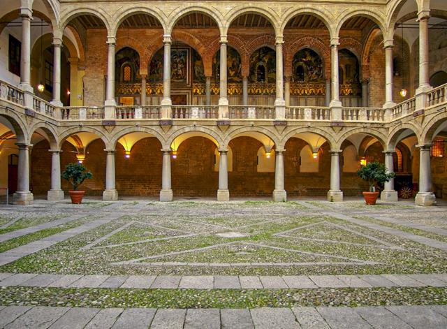 Corte Maqueda, Palazzo Reale di Palermo