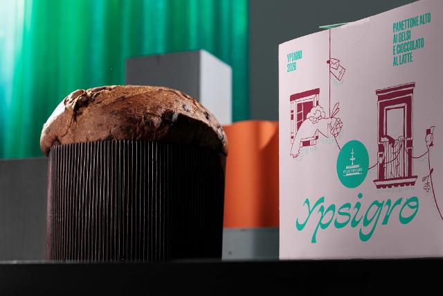 Fiasconaro Ypsigro 2026 - panettone alto ai gelsi e cioccolato al latte Fiasconaro Ypsigro 2026 - panettone alto ai gelsi e cioccolato al latte
