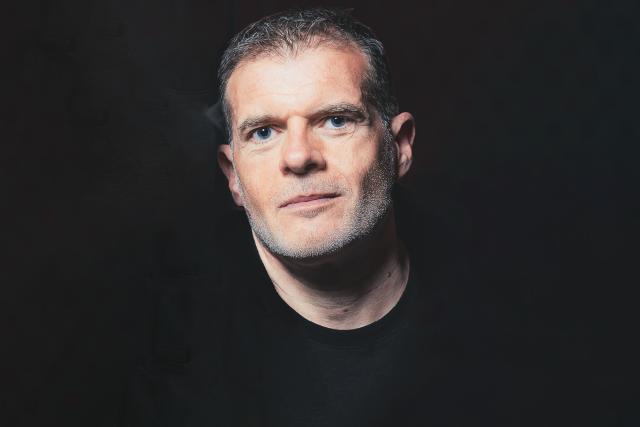-la-ricerca-della-felicita-di-e-con-stefano-massini-chiude-la-stagione-del-teatro-garibaldi-di-modica-rg