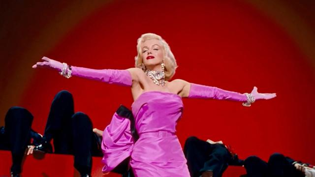 -gli-uomini-preferiscono-le-bionde-di-howard-hawks-al-supercineclub-del-rouge-et-noir-di-palermo