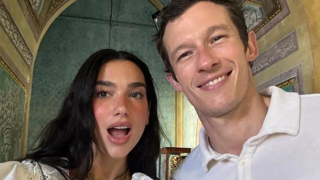 Dua Lipa e Callum Turner in Sicilia