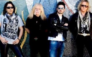 I New Trolls in piazza Garibaldi a Riesi (CL)